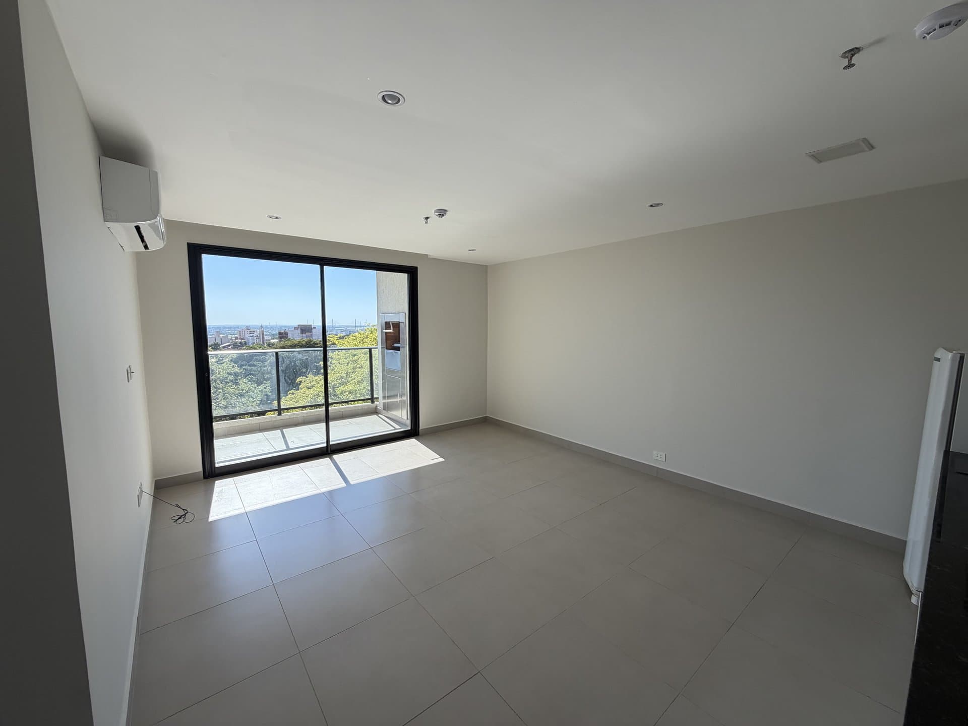 Departamento En Alquiler - Edificio Marsella, Las Mercedes - Piso 5, foto 5