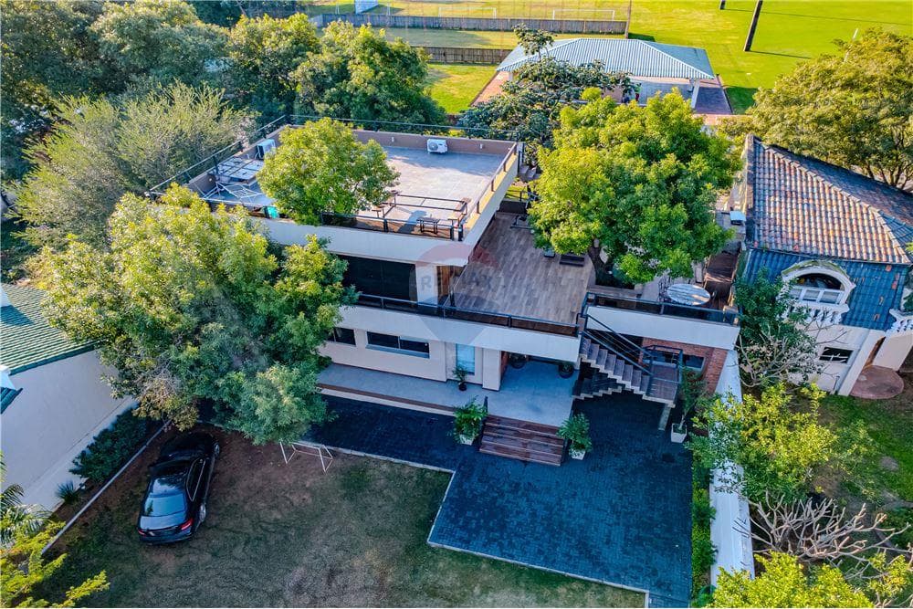 Imponente residencia a metros del Yacht, foto 2