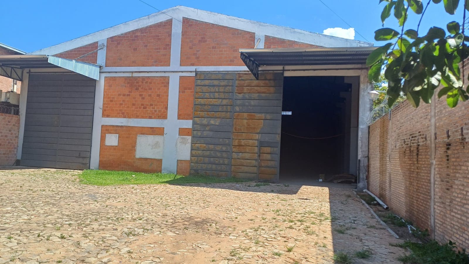 Tinglado seminuevo en barrio loma pyta – Asunción, foto 1