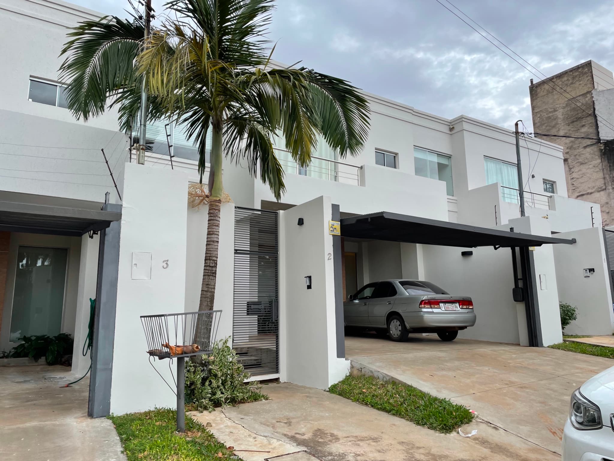 Alquiló casa Moderna con piscina