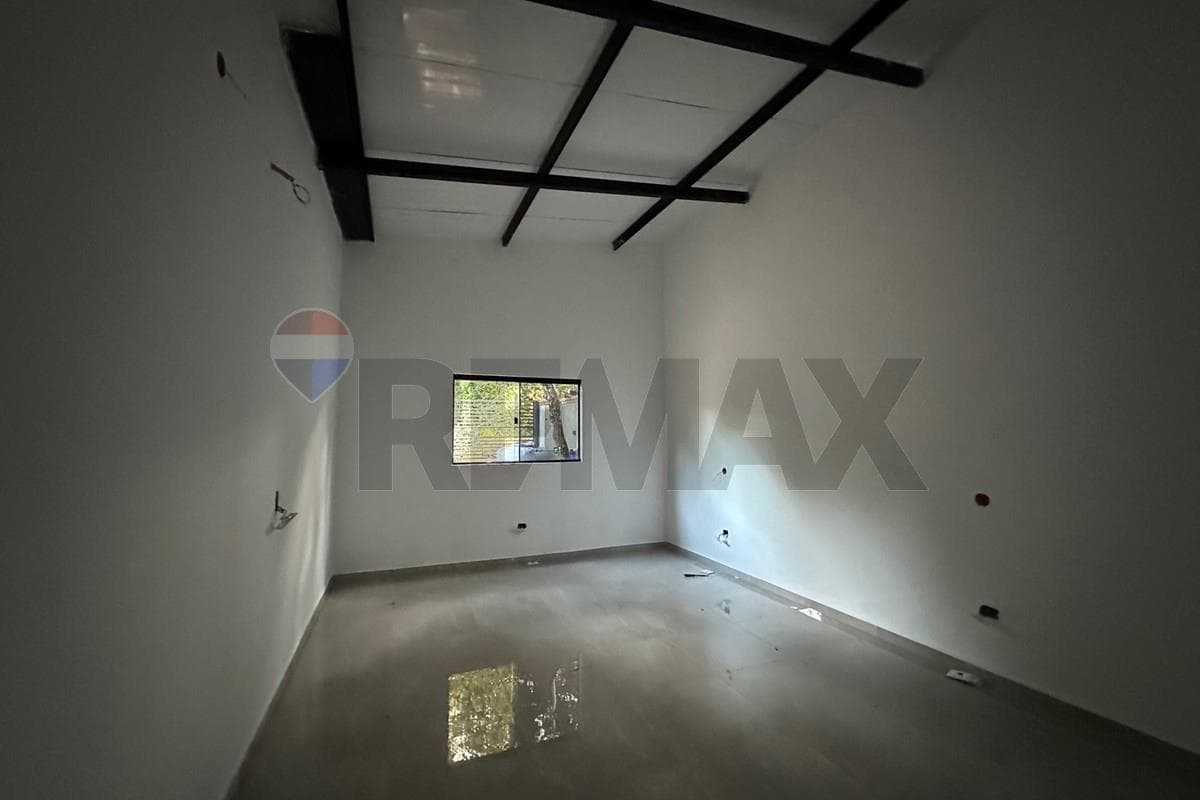HERMOSA Casa a estrenar a terminar - Ycua Dure, Luque — foto 4