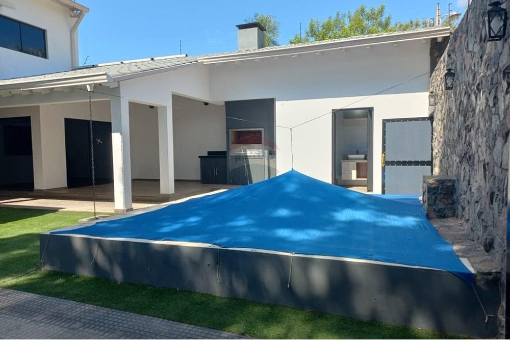 Casa a estrenar con piscina en Luque, foto 3