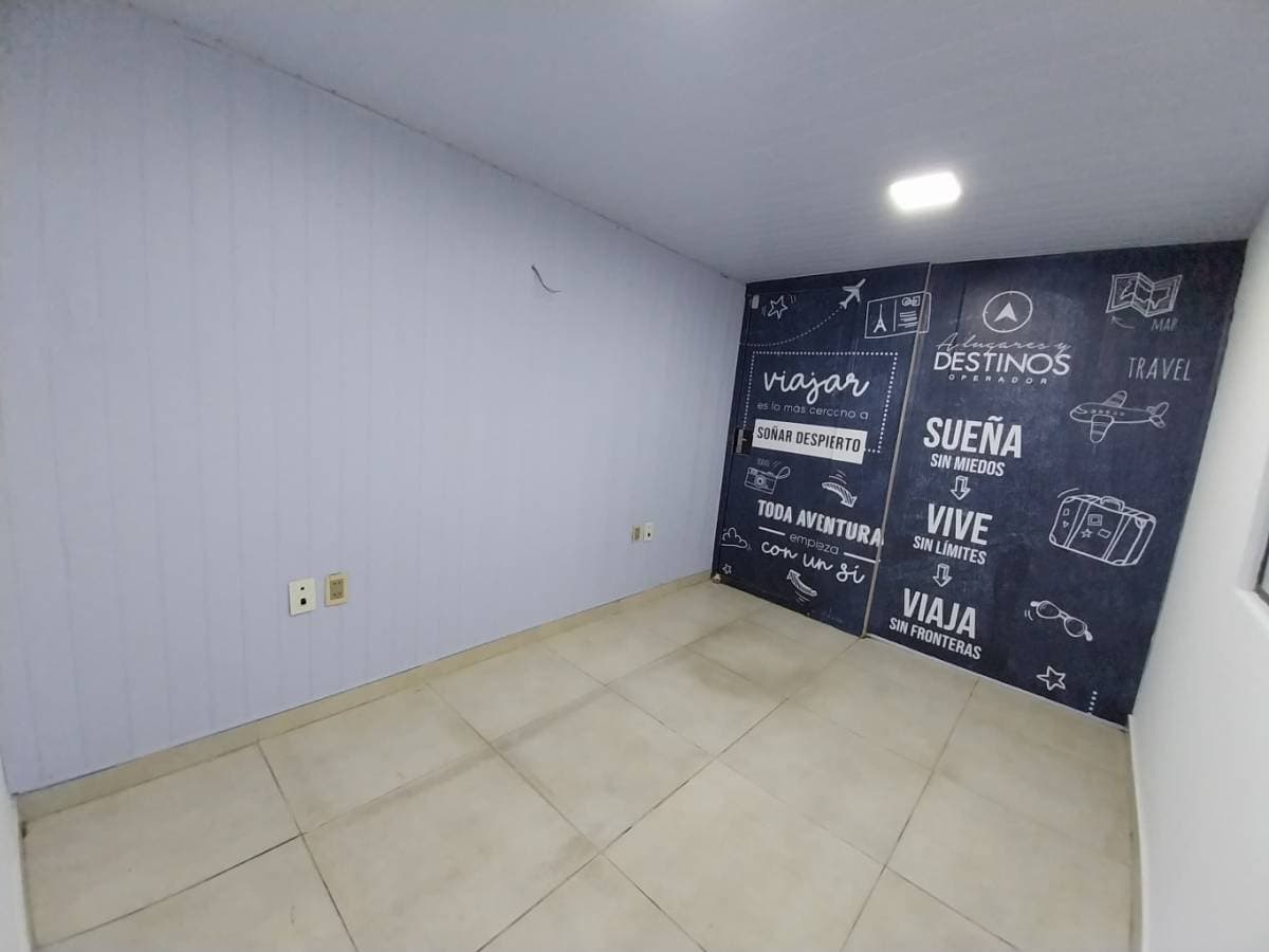 Local ideal para oficina o showroom Zona Paseo Adensam. - Id: 32198 — foto 4