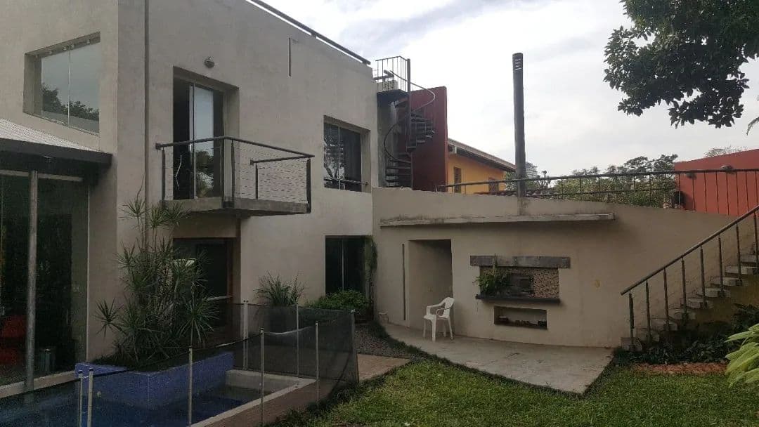 Casa De 4 Dormitorios En Barrio Cañada De Ybyray — foto 3