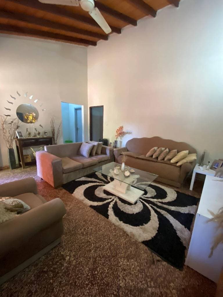 Oportunidad De Alquiler | Casa Familiar Con Patio Y Quincho, foto 3