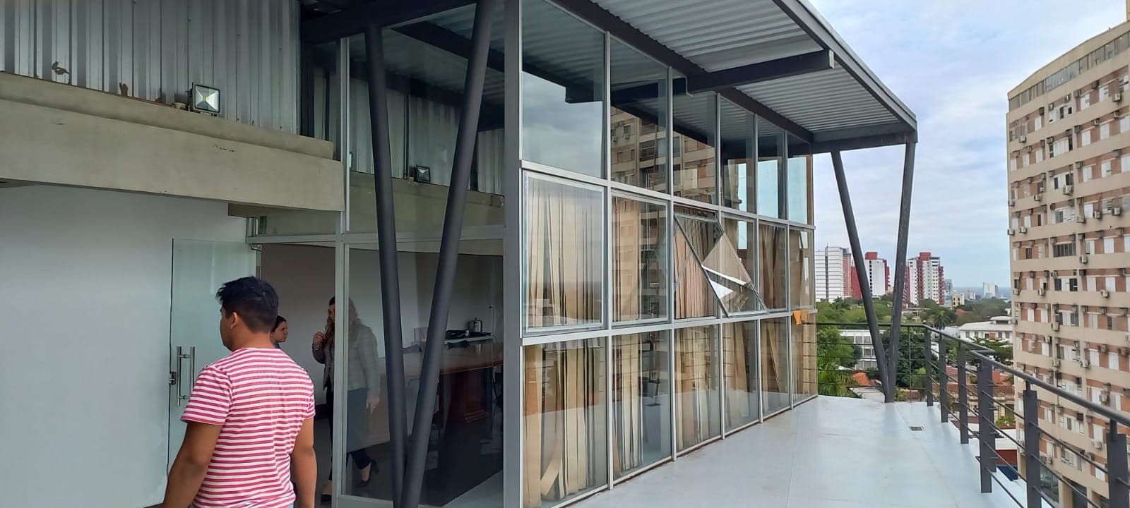 Edificio corporativo completo sobre avenida peru casi mariscal lopez con oficinas y estacionamientos atras, foto 5