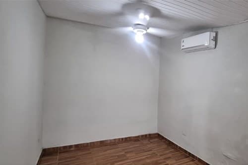 Casa en lambare barrio santa luisa, foto 3