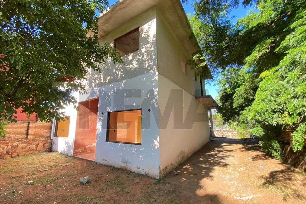 Vendo casa a terminar en Lambaré a 5 minutos del colegio SEK
