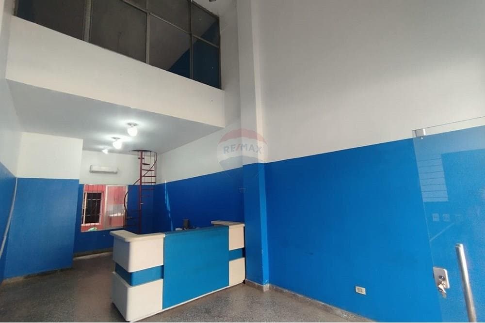 salón comercial sobre Av. Ebio Ayala, foto 5