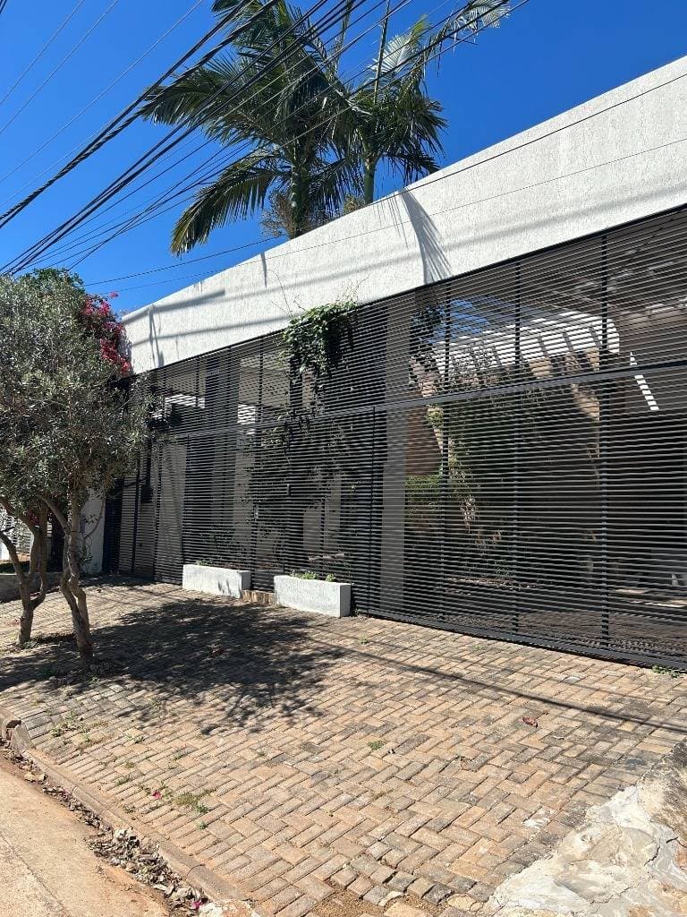 Vendo casa en el barrio mburucuya