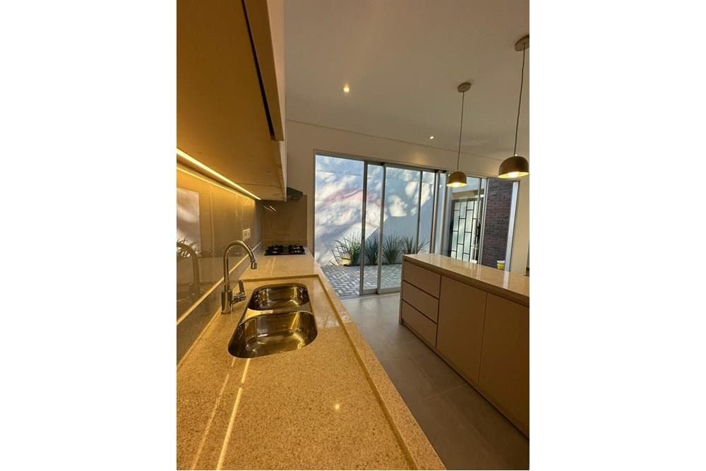 Chalet Moderno y Premium en Mariano Roque Alonso, foto 4
