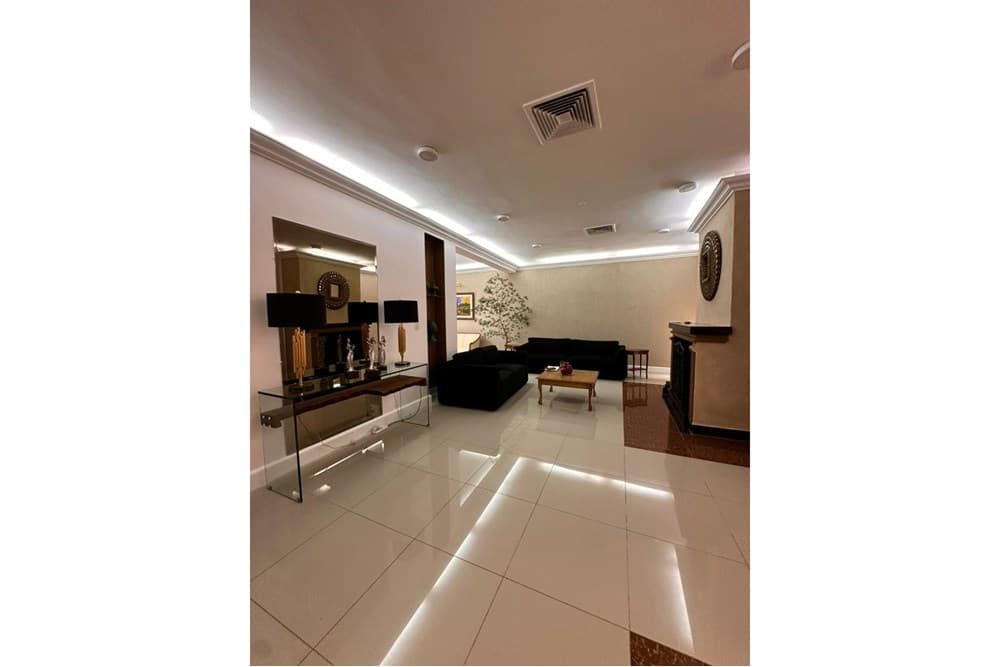 Lujosa casa amoblada en alquiler barrio Carmelitas, Asunción
