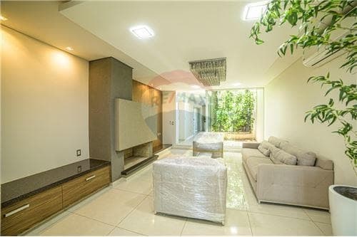 Amplia casa en asucion con cinco habitaciones con piscina!!, foto 3