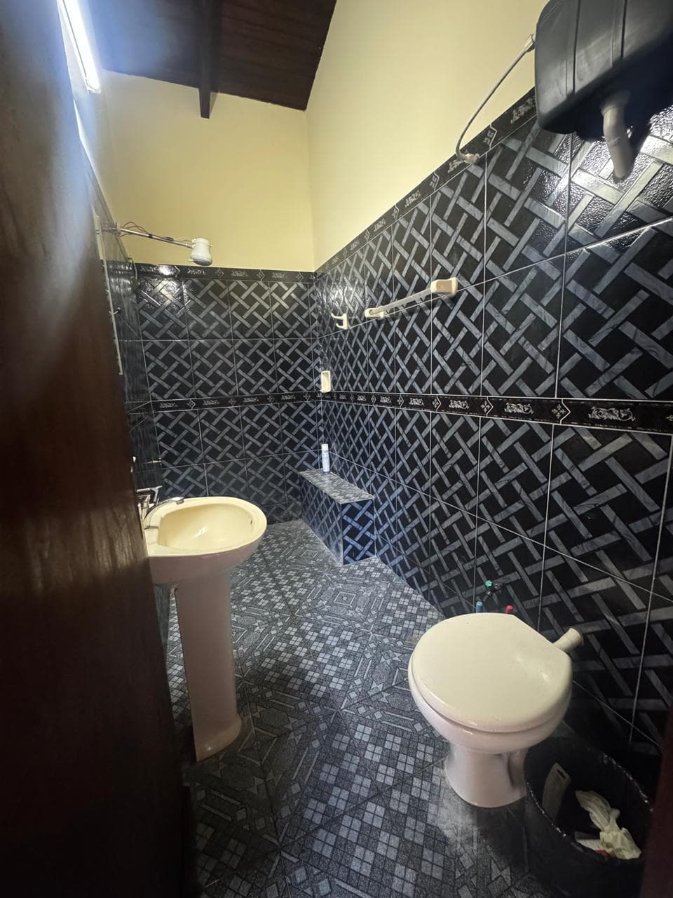 En Alquiler Casa En Planta Alta Sobre Saturios Rios, Fdo De La Mora, Zona Sur, foto 2