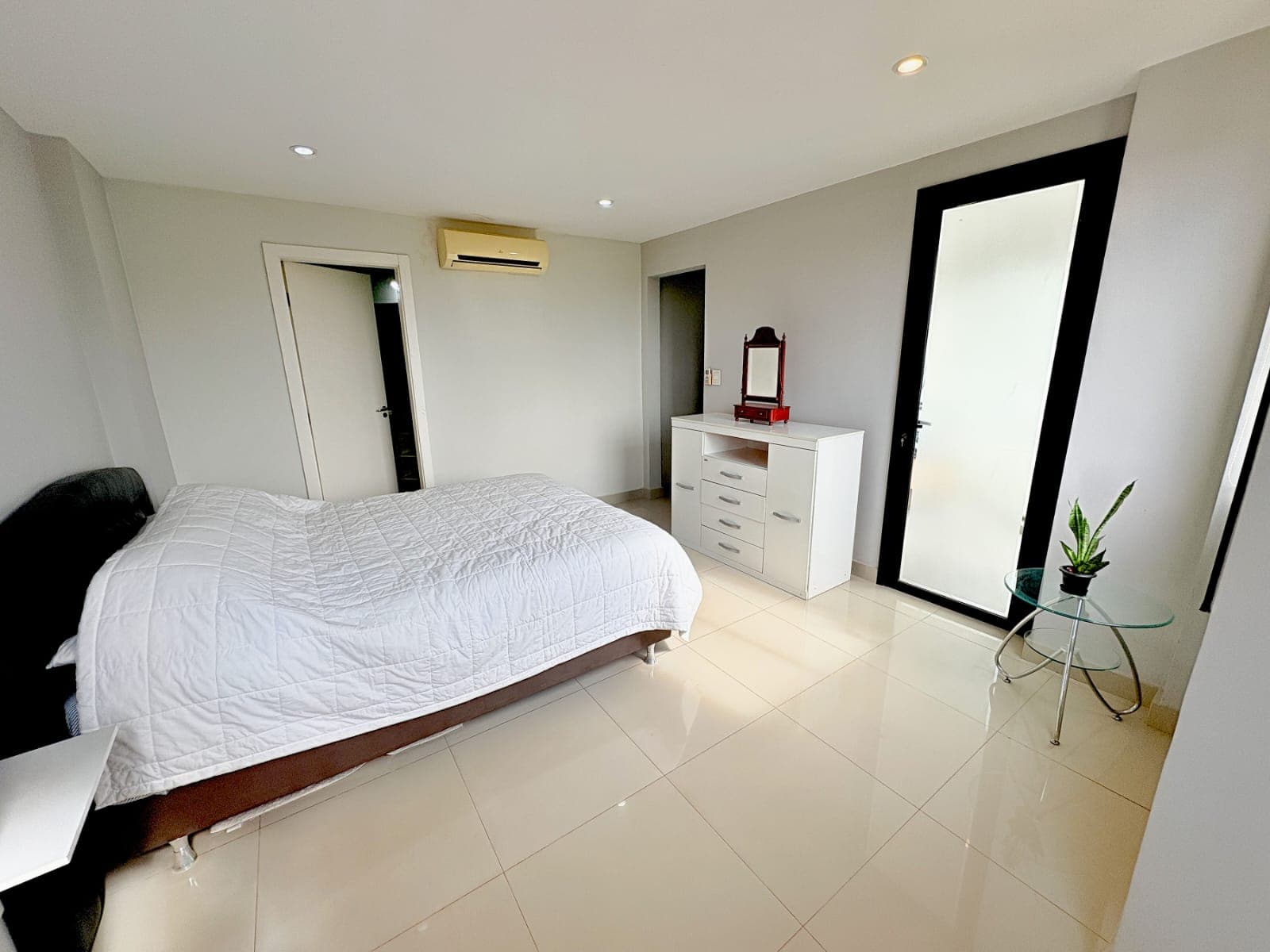 En venta – amplio dpto. De 2 dormitorios en moravia, foto 3