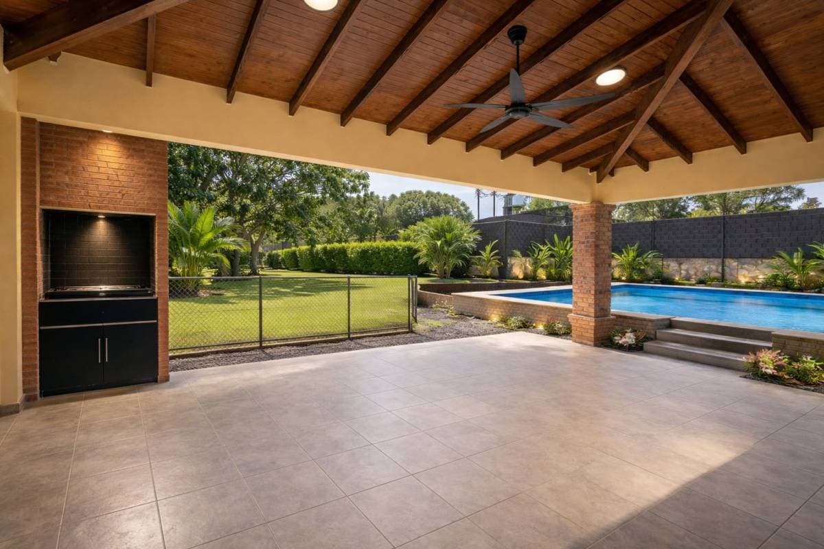 Casa en barrio cerrado | montesol Luque, foto 3