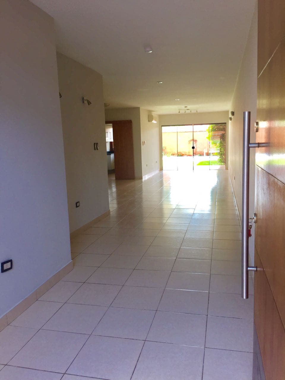 Alquiló amplío Triplex Zona Manora Parque de la salud