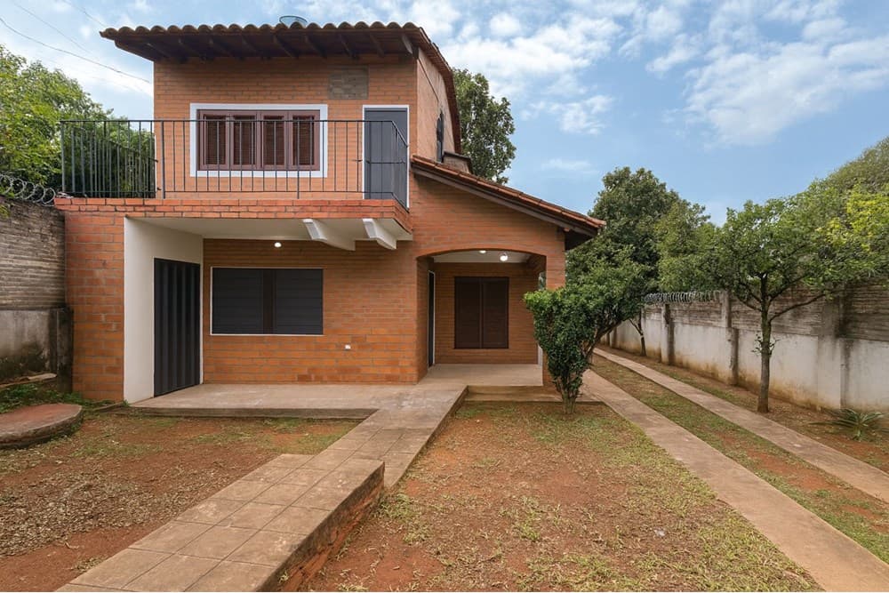 Casa - Venta - San Lorenzo, Paraguay, invierte en un nuevo hogar!