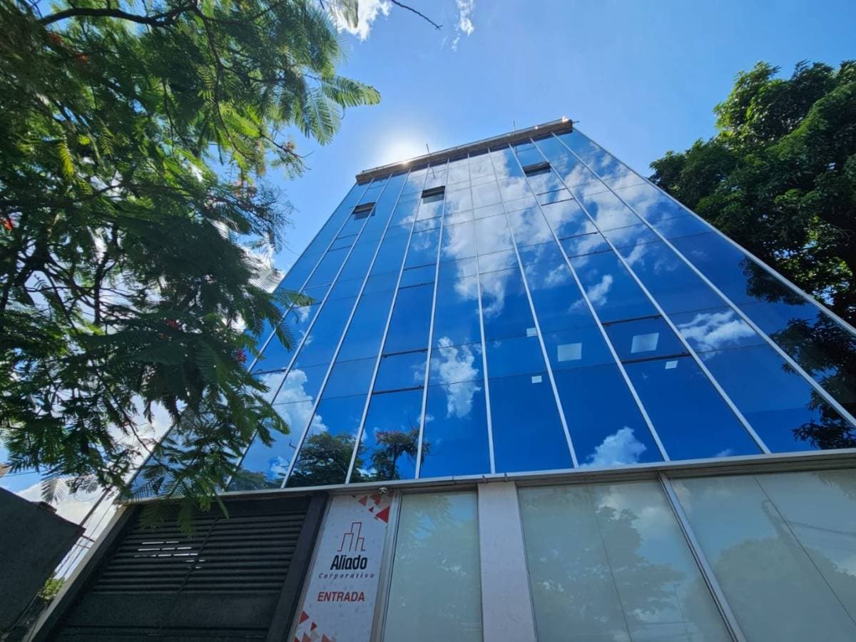 Alquilo oficina corporativa sobre avda rca argentina