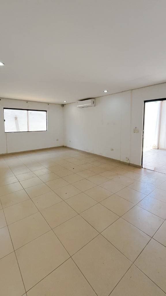 Casa Luque - Laurelty (Z/ Av. Andrés Insfran) — foto 4