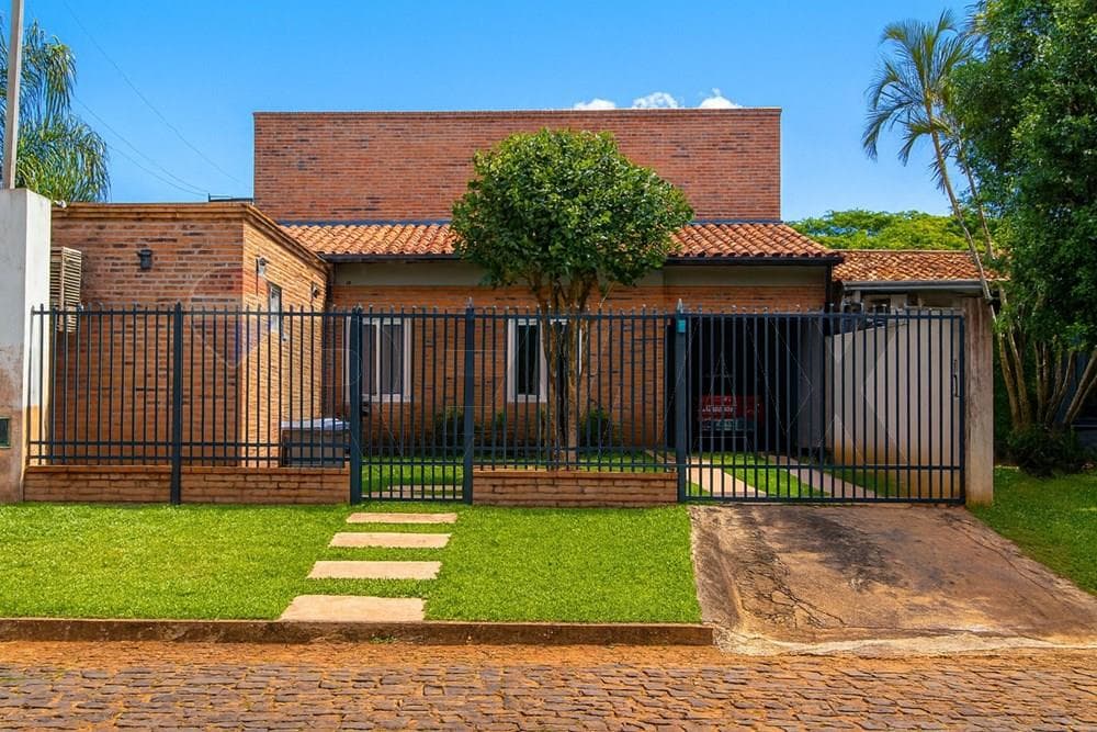 Casa de 3 dormitorios en venta en Isla Bogado Luque