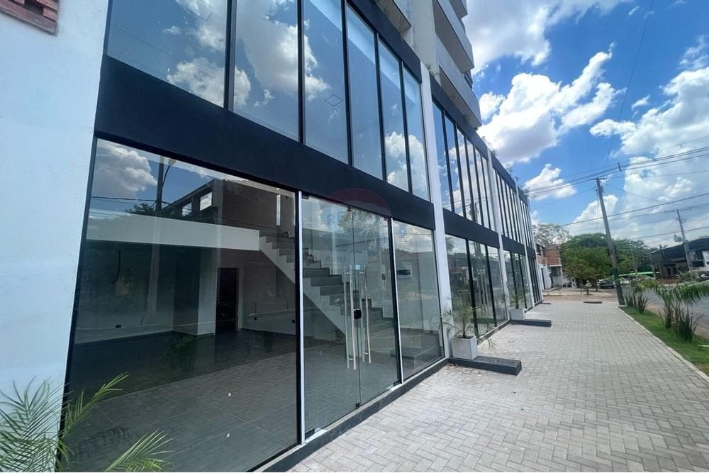 Salon Comercial solo 100 Mts del acceso principal al Campus de la UNA, foto 2