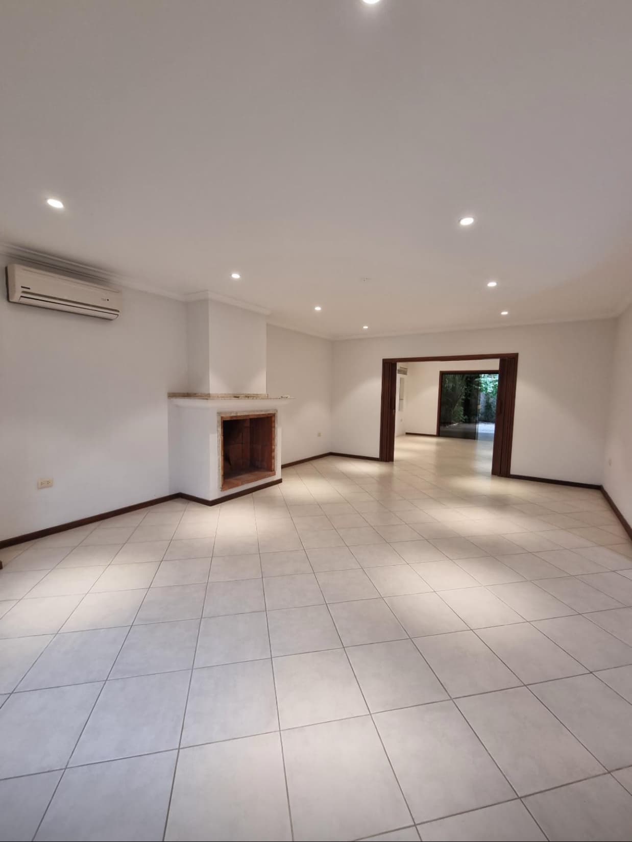 Hermosa Residencia de 3 Habit en Suite en Mburucuya, foto 3