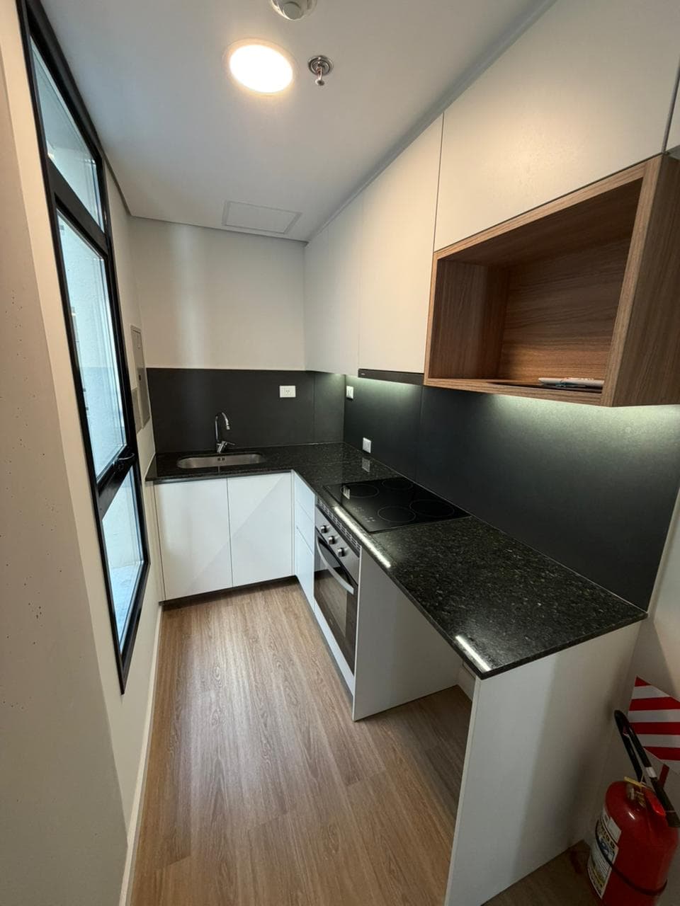 En Alquiler Departamento 2 Dormitorios A Estrenar Los Laureles — foto 4