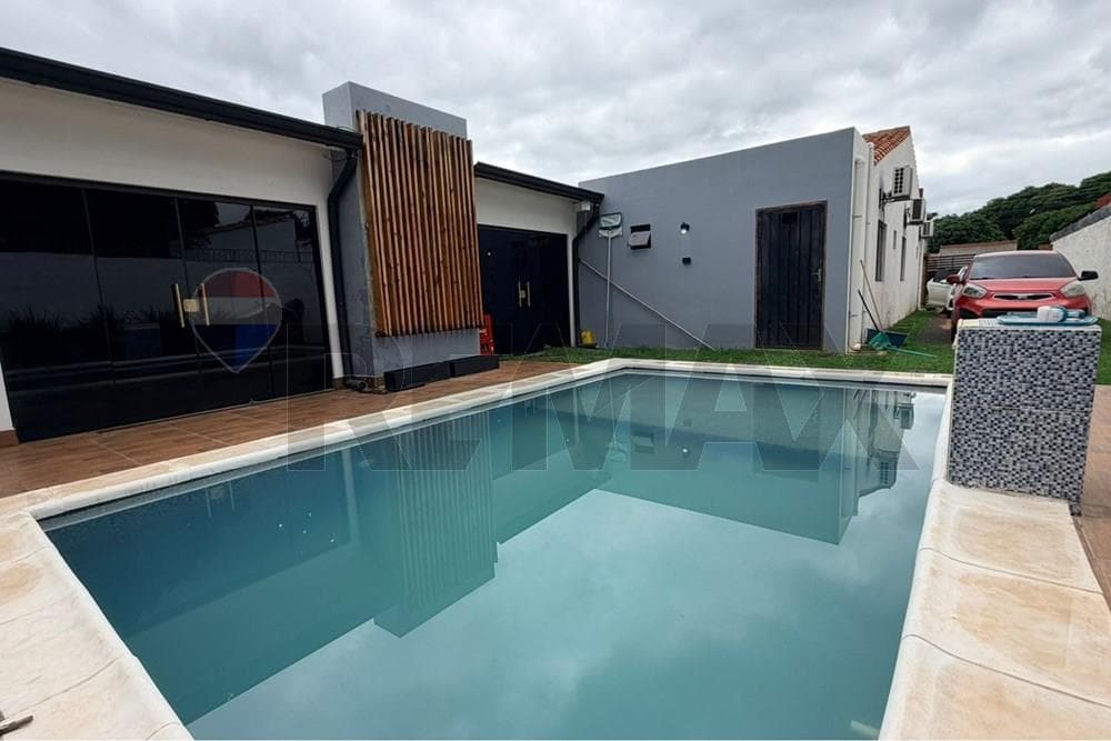 Casa con piscina lista para habitar, Mora Kue, Luque, foto 1