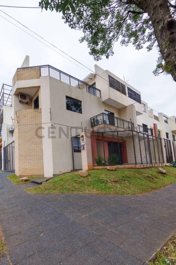 Alquilo hermoso duplex en esquina barrio seminario