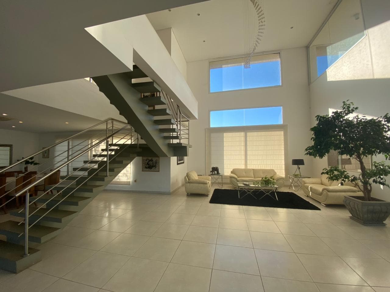 En venta gran residencia minimalista en surubi'i 2722 m2 terreno, foto 3