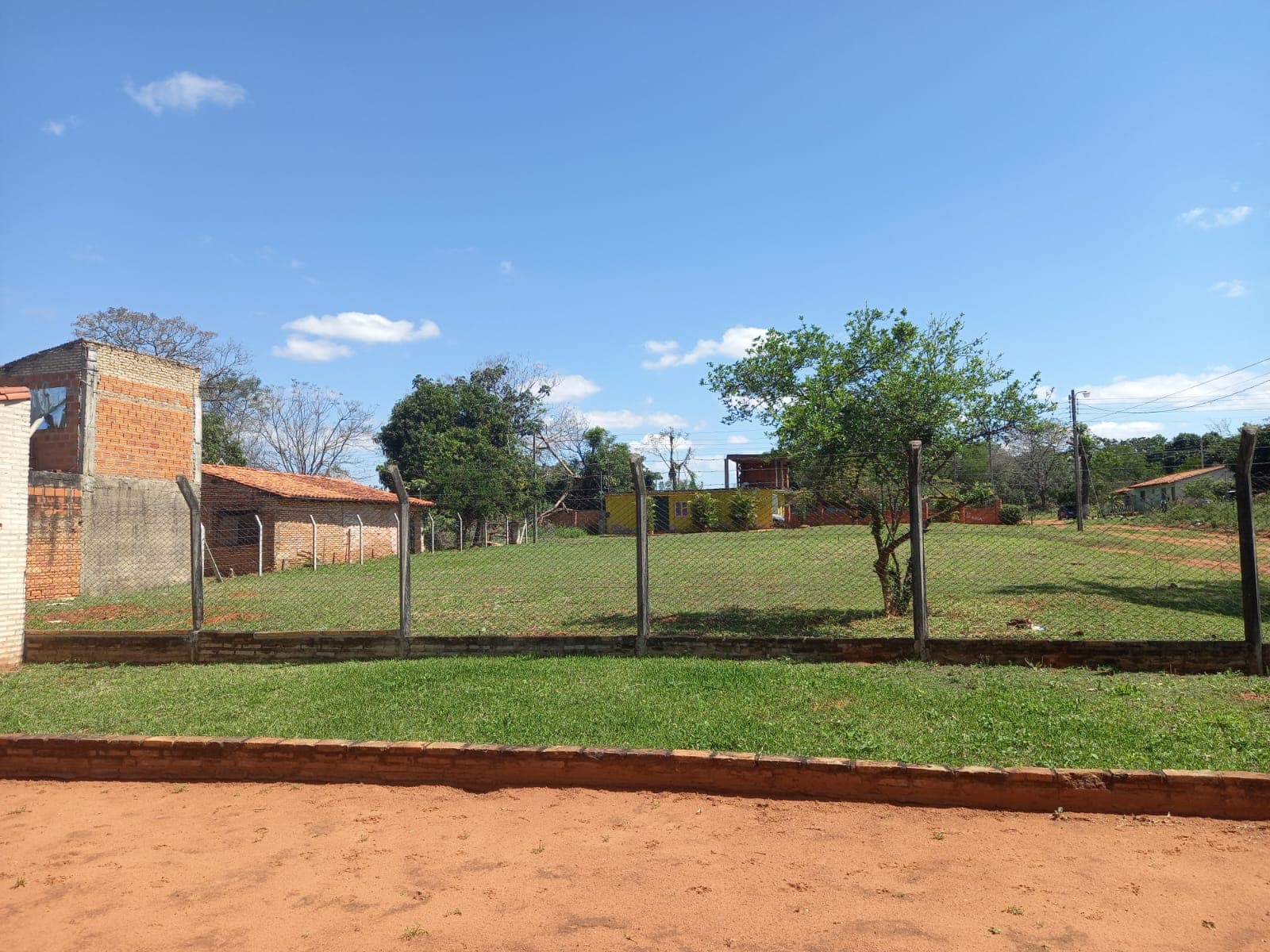 Casa en 5 terrenos en aregua caacupemi, foto 4