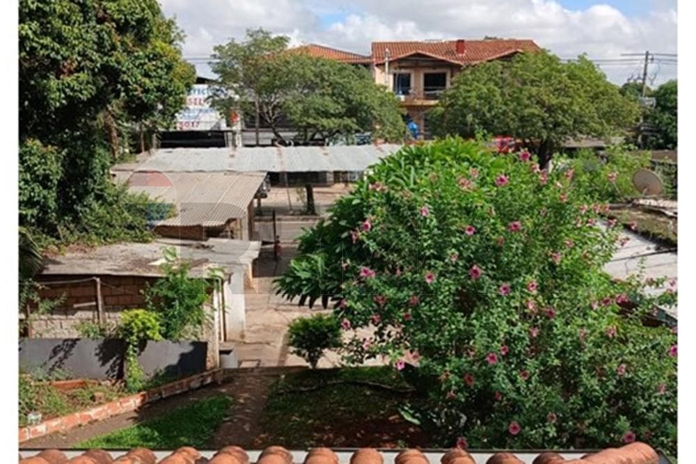 En Venta Casa en San Lorenzo ubicacion estrategica sobre asfalto, foto 2