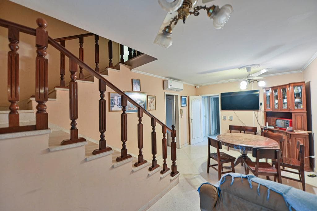 En Venta Amplia Residencia en el barrio Mariscal Estigarribia, Asunción, foto 2