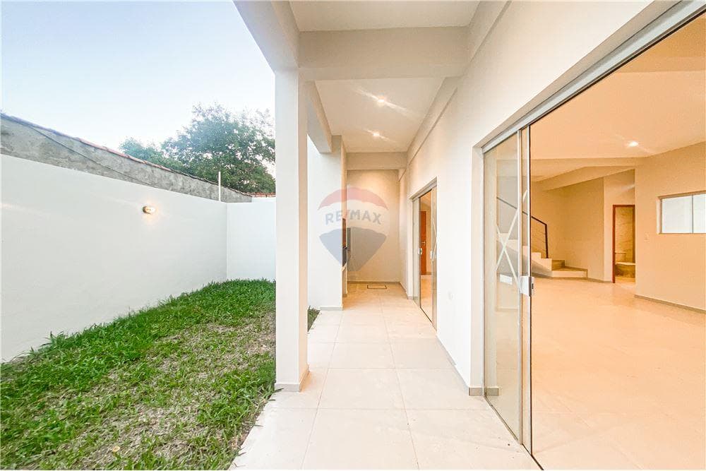 En venta duplex con patio zona super 6 laurelty, foto 4