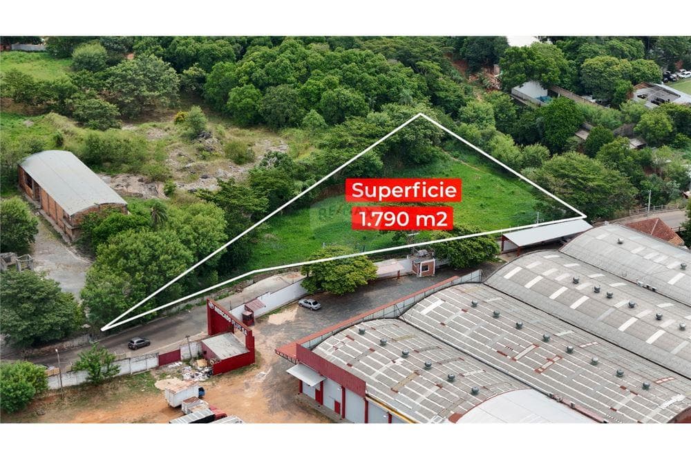 Vendo Terreno de 1,790 M2 a una cuadra de cacique Lambaré