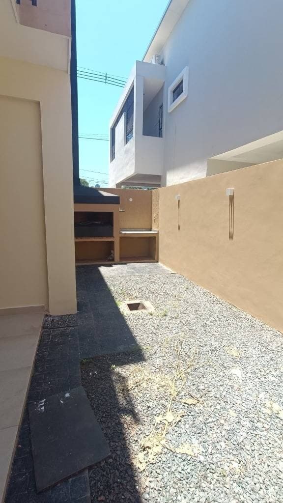 Duplex en Fernando de la Mora zona sur — foto 4
