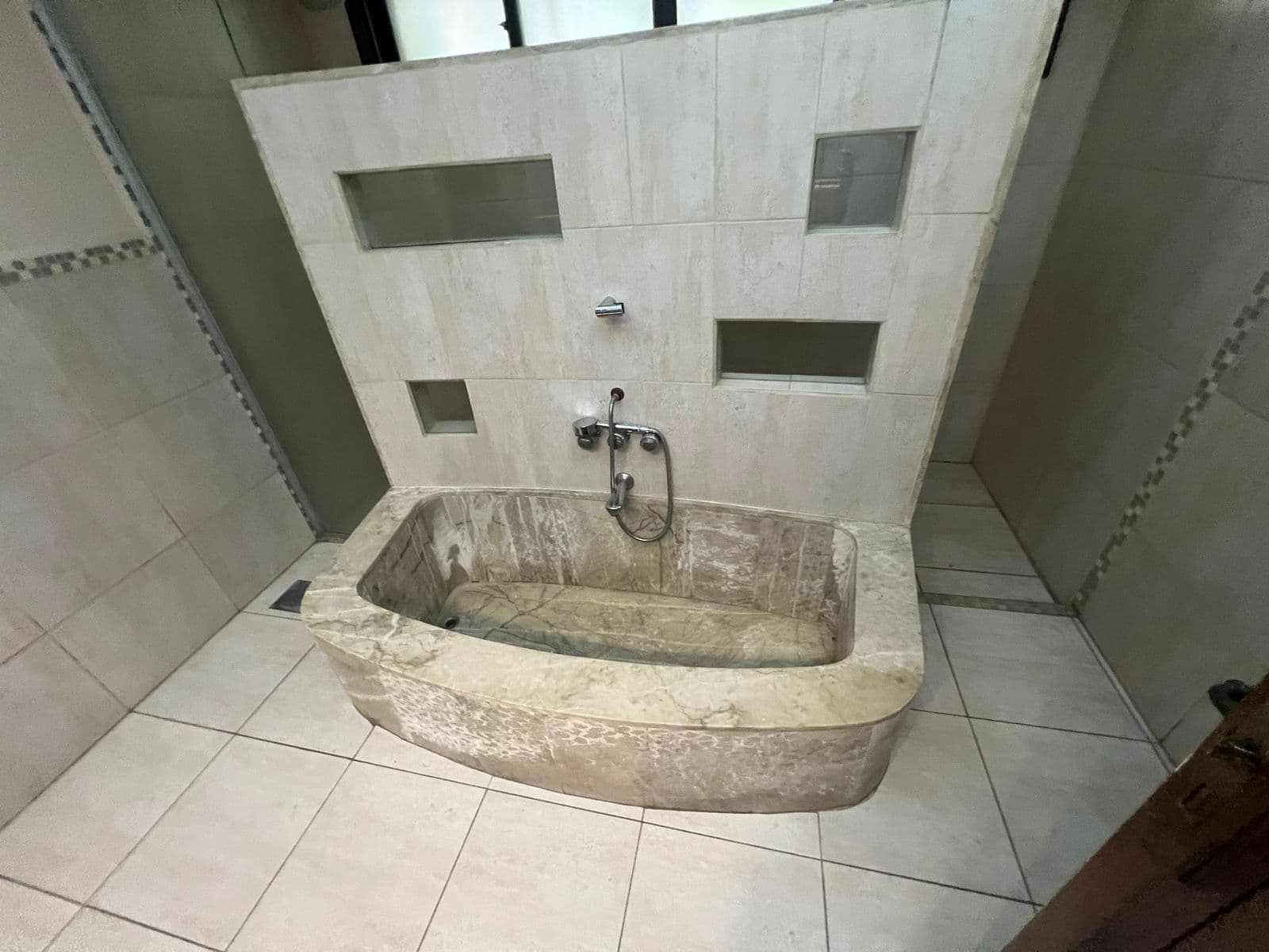 Amplia residencia de 3 dormitorios — foto 3
