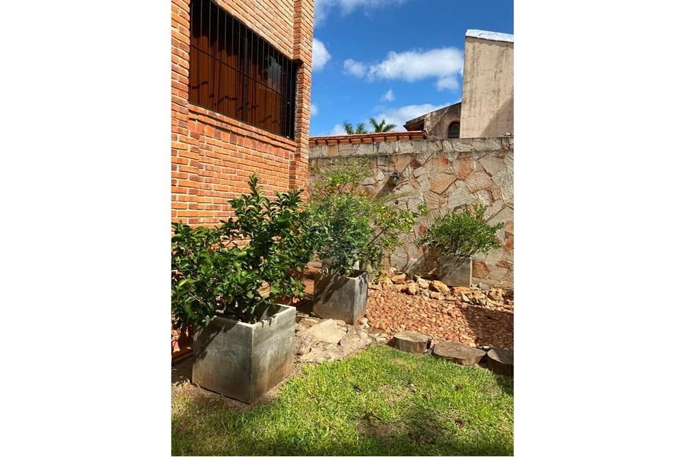Casa - Venta - Paraguay Asunción Los Laureles, foto 4