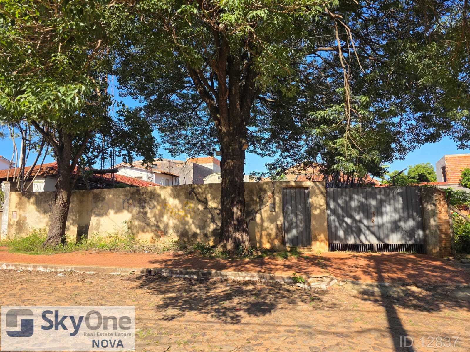 Vendo casa a refaccionar en lambare