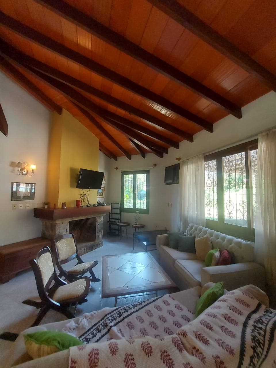 Vendo Casa de 2.400 m2 en el Centro de San Bernardino - LHO5884063
