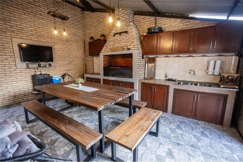 Casa en esquina z/ Fortis Abasto Fdo de la Mora, foto 5