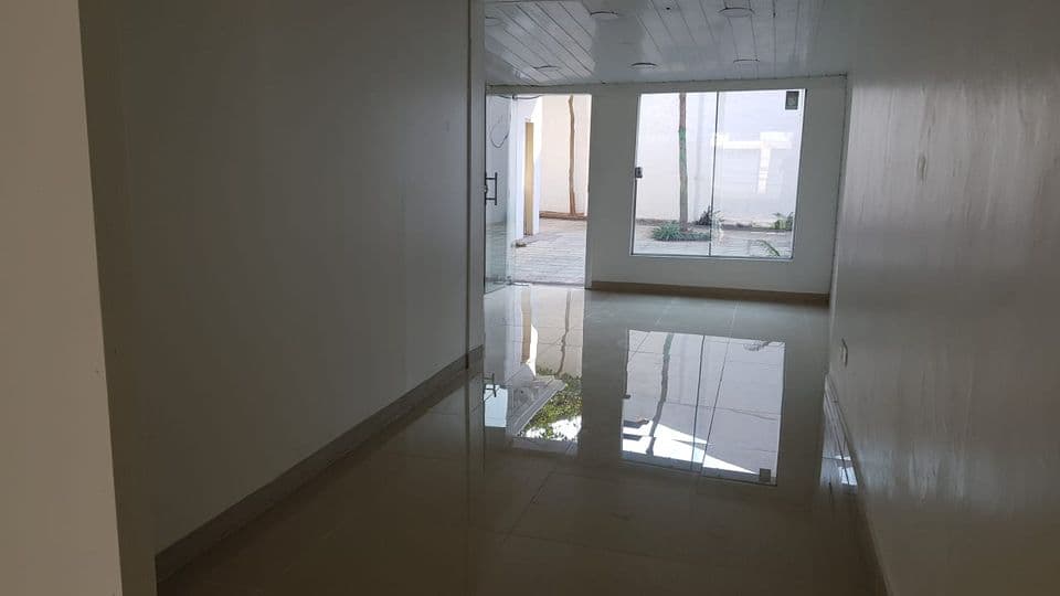 Vendo salón comercial en Asunción sobre avenida perú cod 088