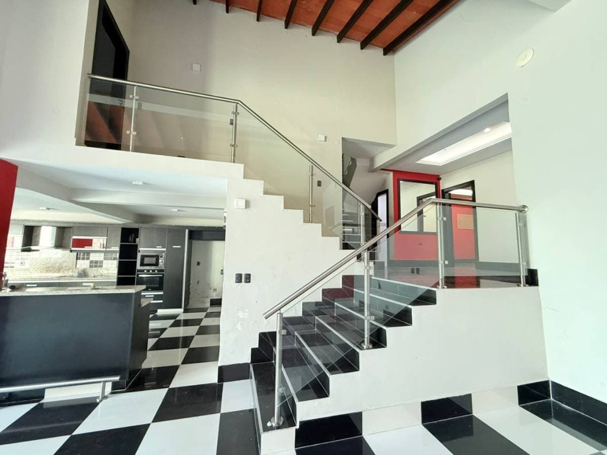 De amplia residencia de 4 habitaciones en suite, foto 2