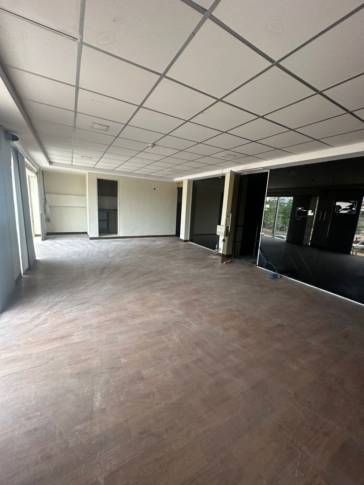 Depósito Zona Cit Madame Lynch En Asunción, foto 2