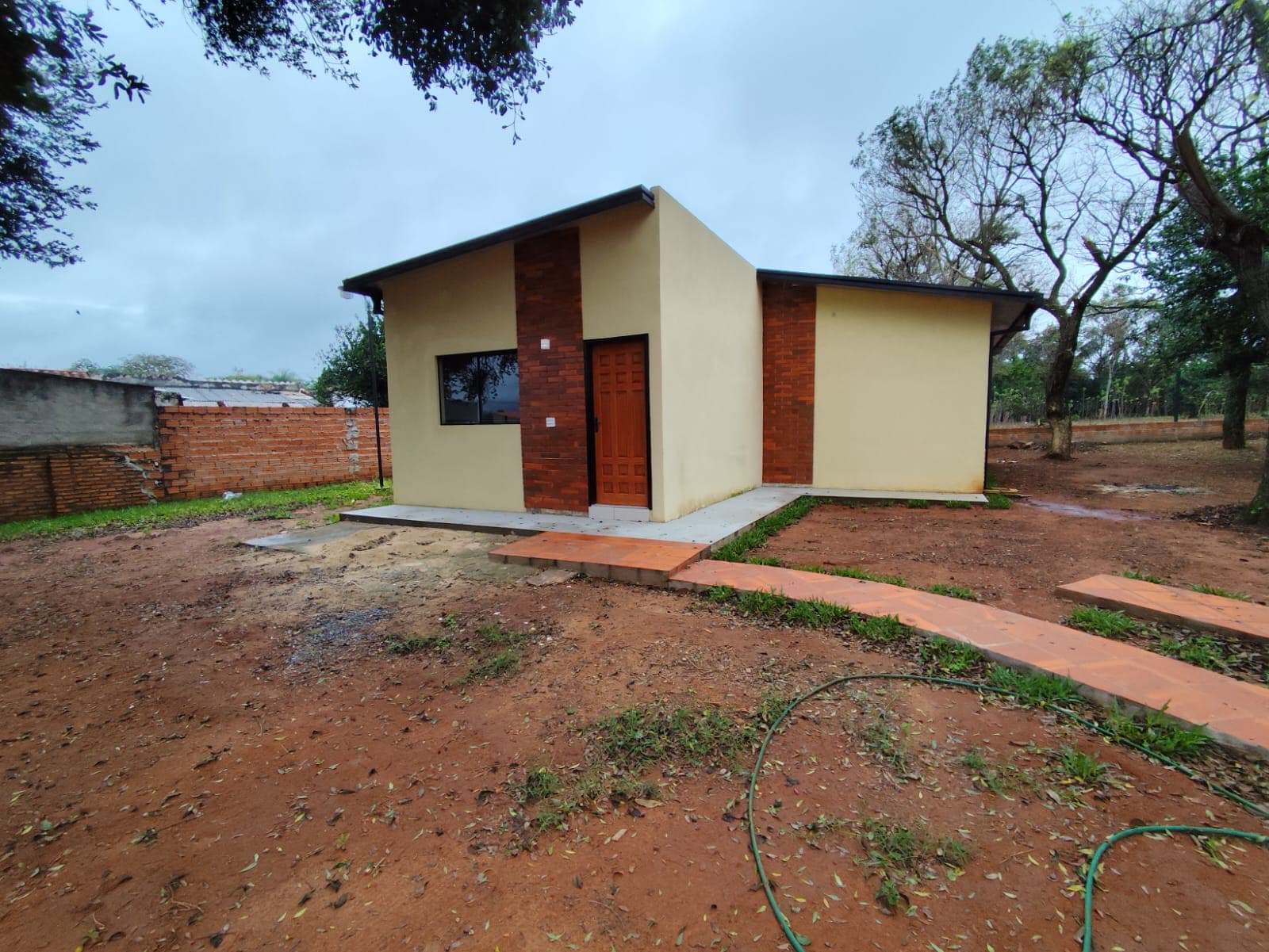 Casa a estrenar con amplio patio en esquina - Itá
