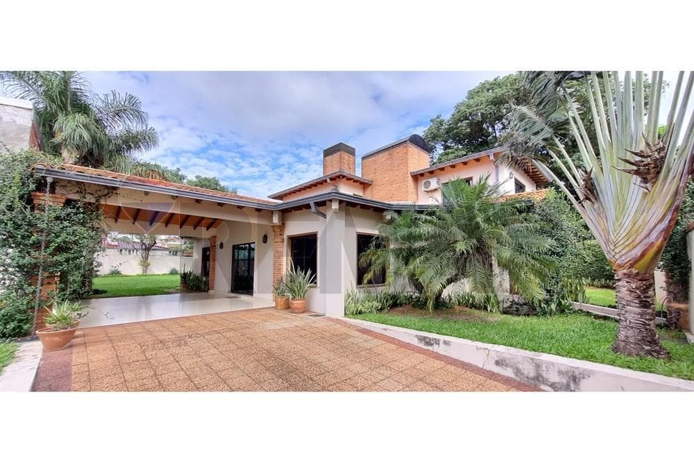 Vendo casa en lambare