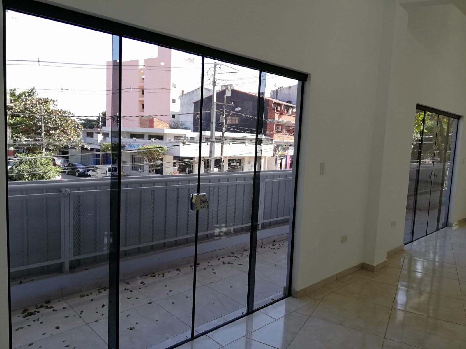 Amplio salón p/ oficinas sobre avda. Fdo. De la mora en Asunción, foto 2