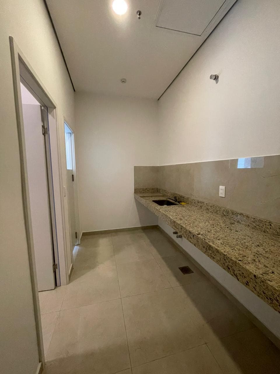 Oficina de 114m2 sobre santa teresa - alquiler — foto 4