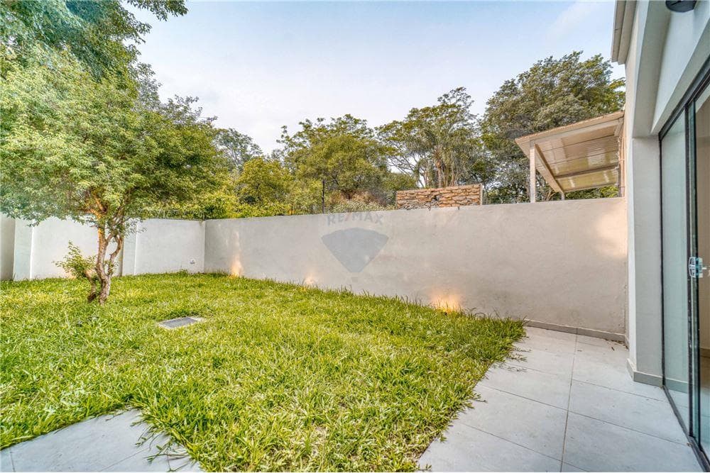 Duplex a estrenar en lambare zona colegio sek, foto 4